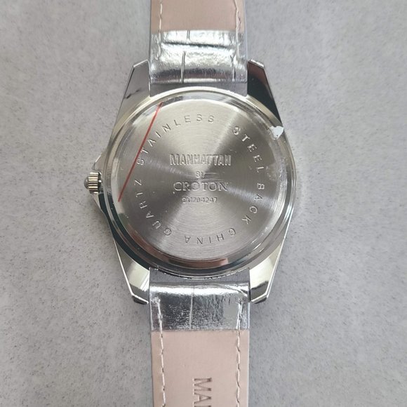 NWT Silver Manhattan Watch - Picture 8 of 9
